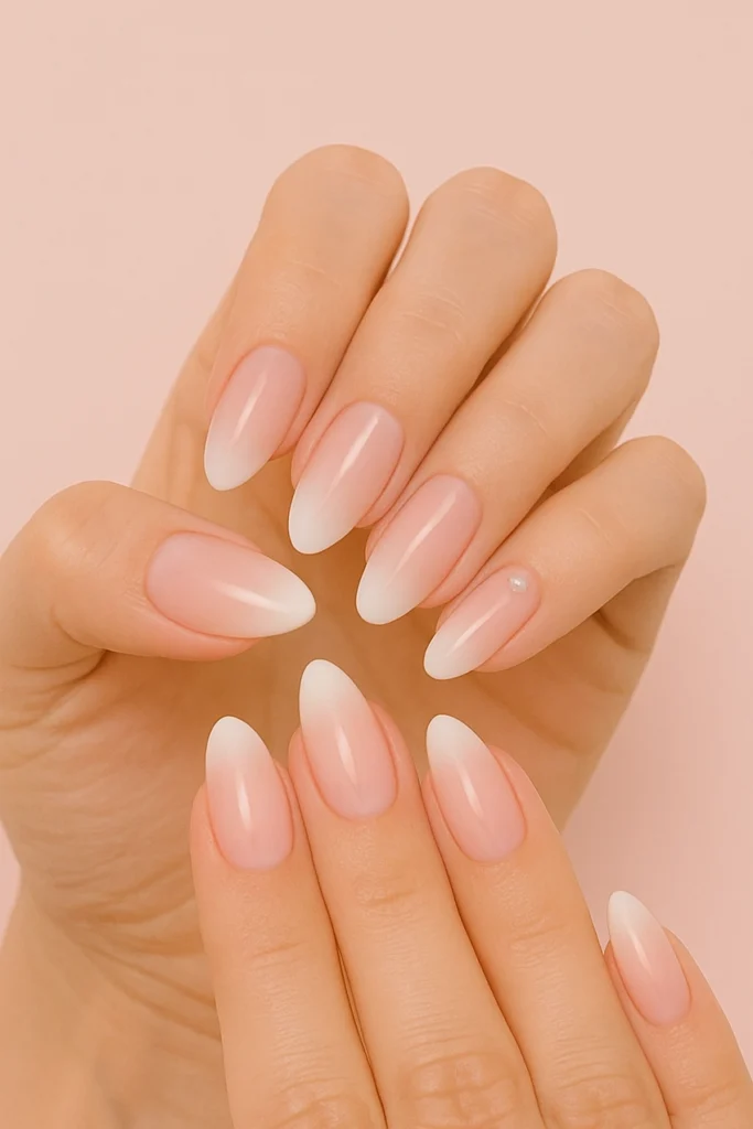 nyari-francia-mukorom-3 Summer French Nails – Colors, Shapes & Trends for 2025