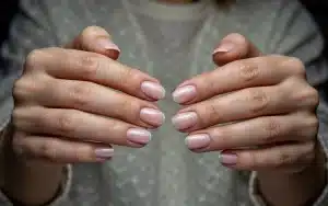 Weak nail reinforcement without extensions using overlay technique